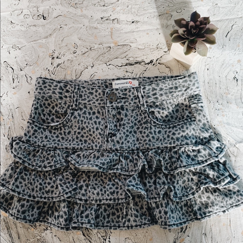 gently used kids grey leopard print ruffle skirt